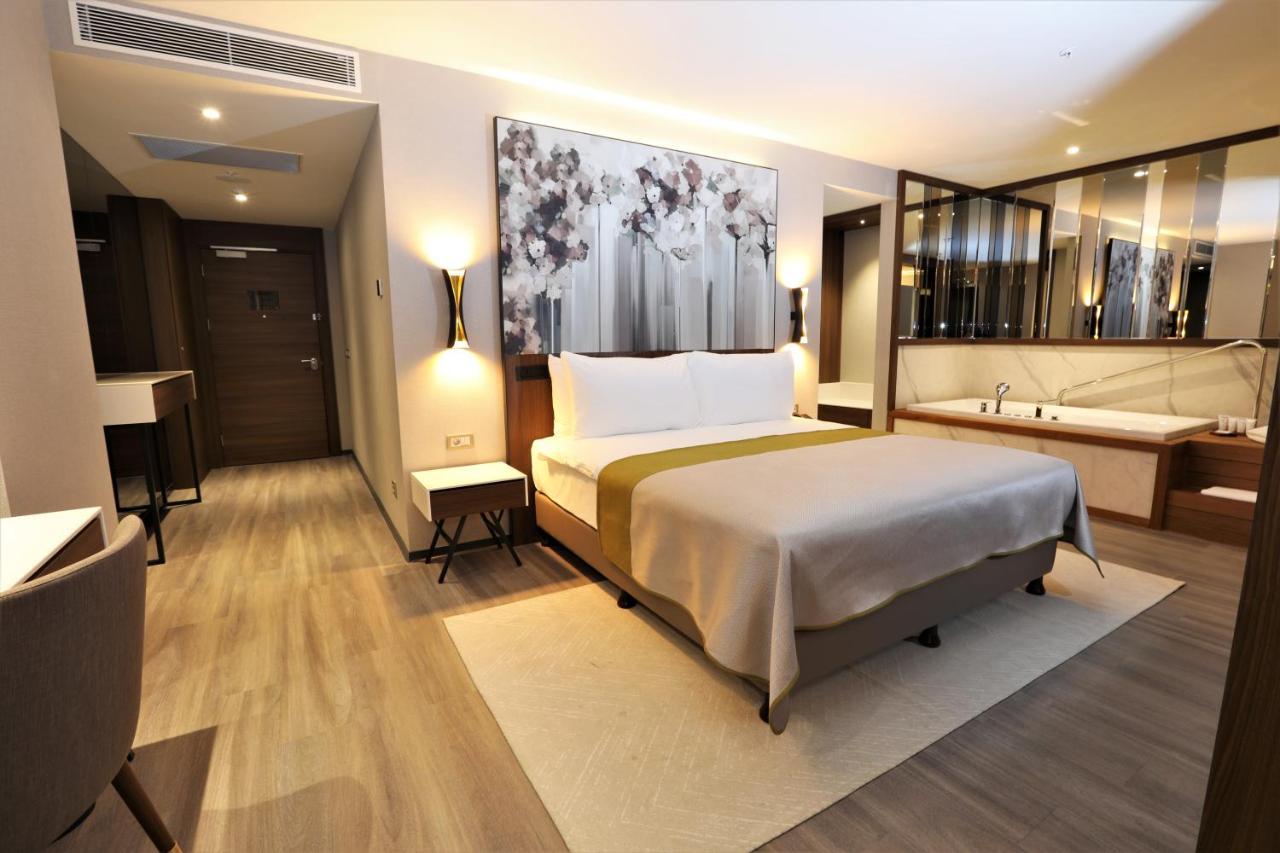 Limak Skopje Luxury Hotel 외부 사진 A bedroom at the hotel