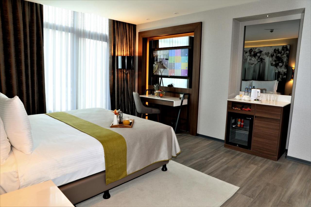 Limak Skopje Luxury Hotel 외부 사진 A room at the hotel