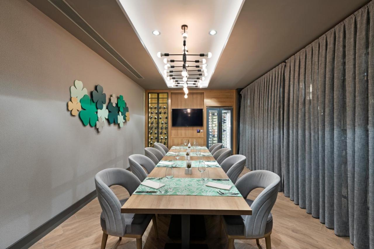 Limak Skopje Luxury Hotel 외부 사진 Private dining room at the restaurant